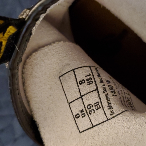 Doc Martens AirWair with Bouncing Soles Sz 8 - Picture 3 of 7